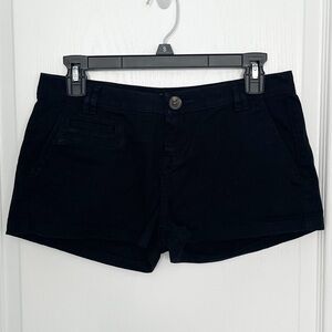 Express Women’s Low Rise Chino Shorts - Black